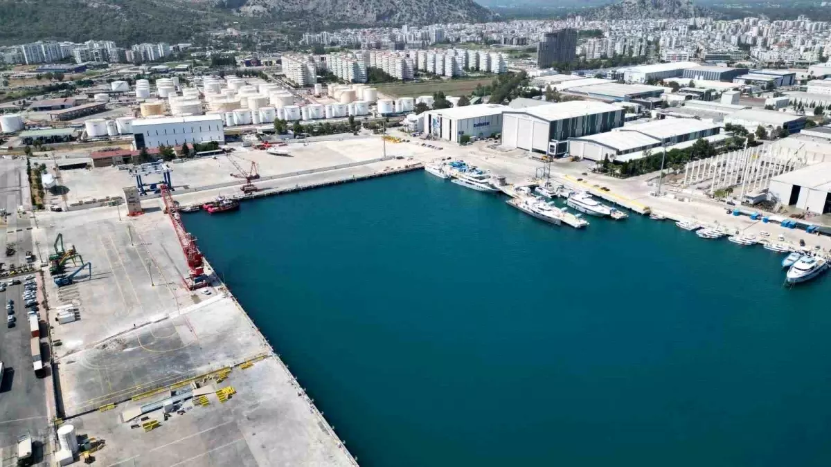 Antalya Serbest Bölgesi’nde Ticaret Hacmi Artıyor