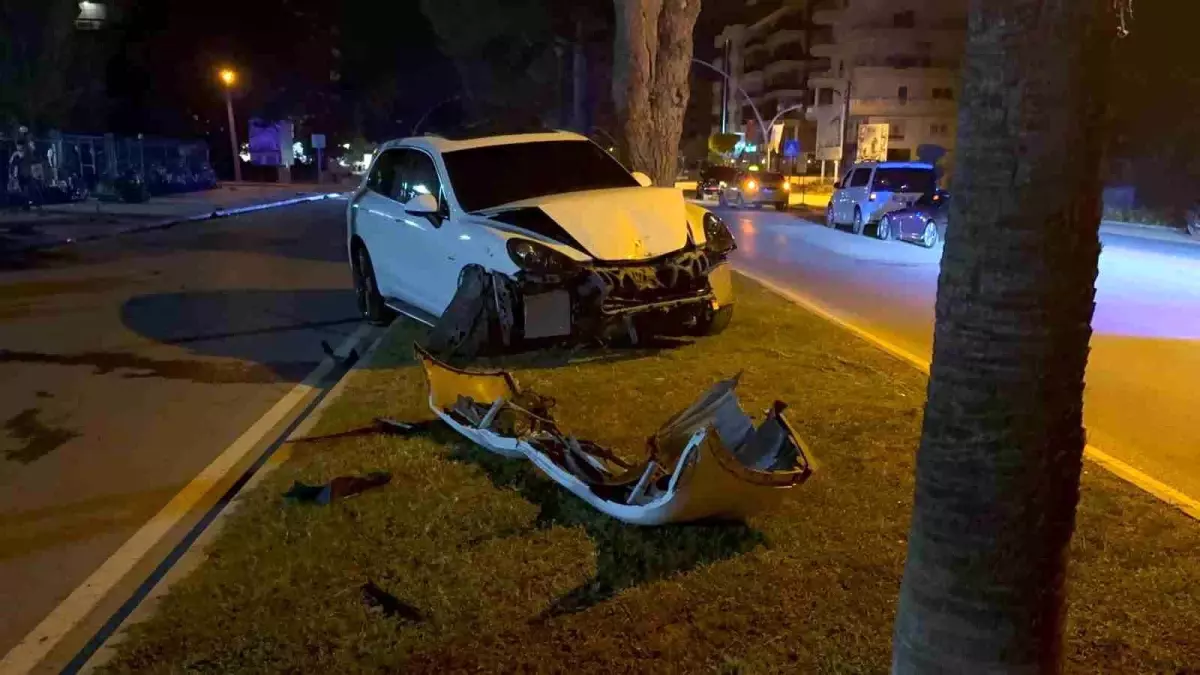 Antalya’da Alkollü Sürücü Kazaya Karıştı