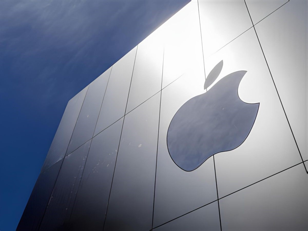 Apple önümüzdeki 4 yıl içinde ABD’ye 500 milyar dolar yatırım yapacak