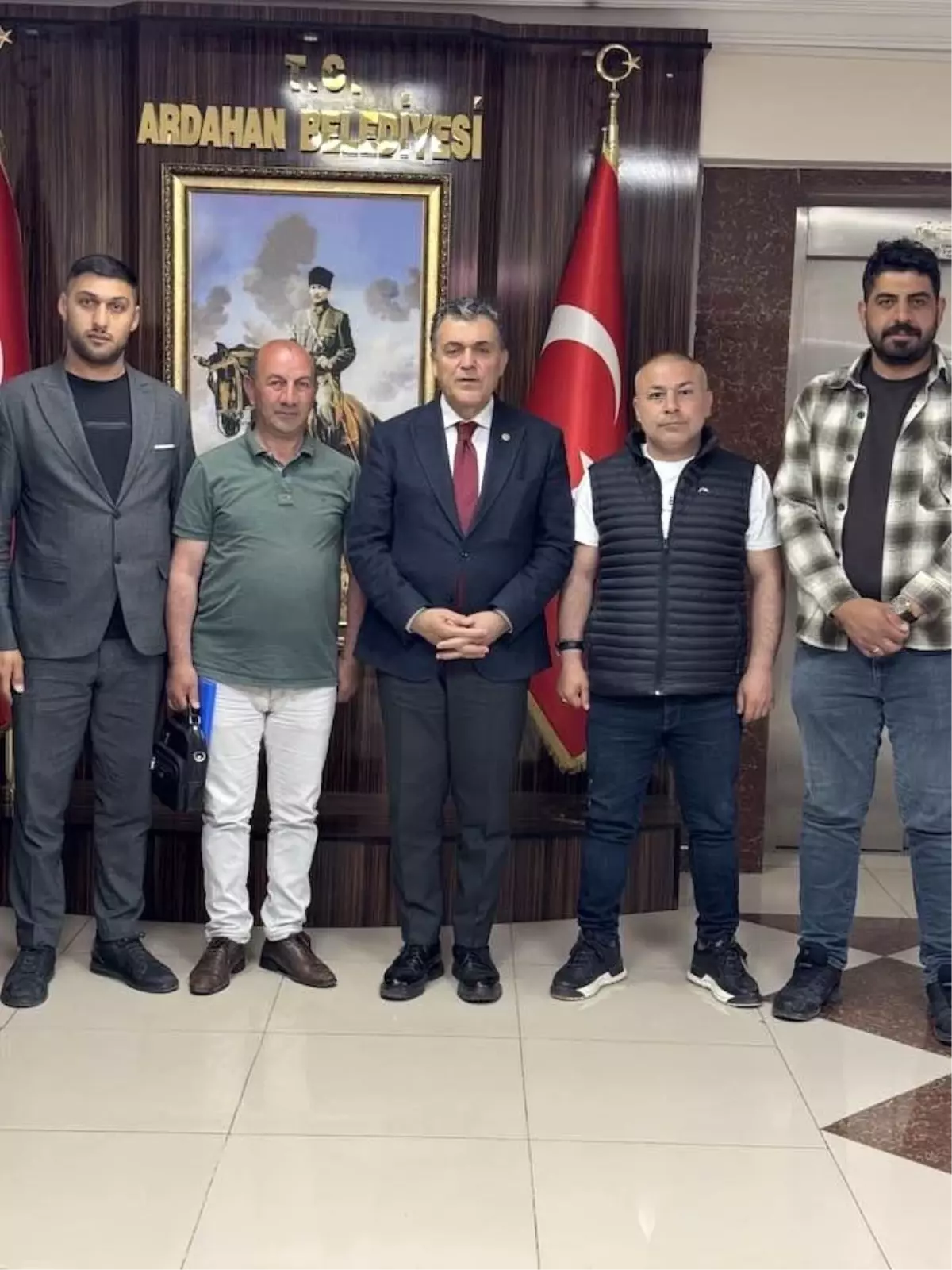 Ardahan Belediye Başkanı Muhtarlarla Buluştu