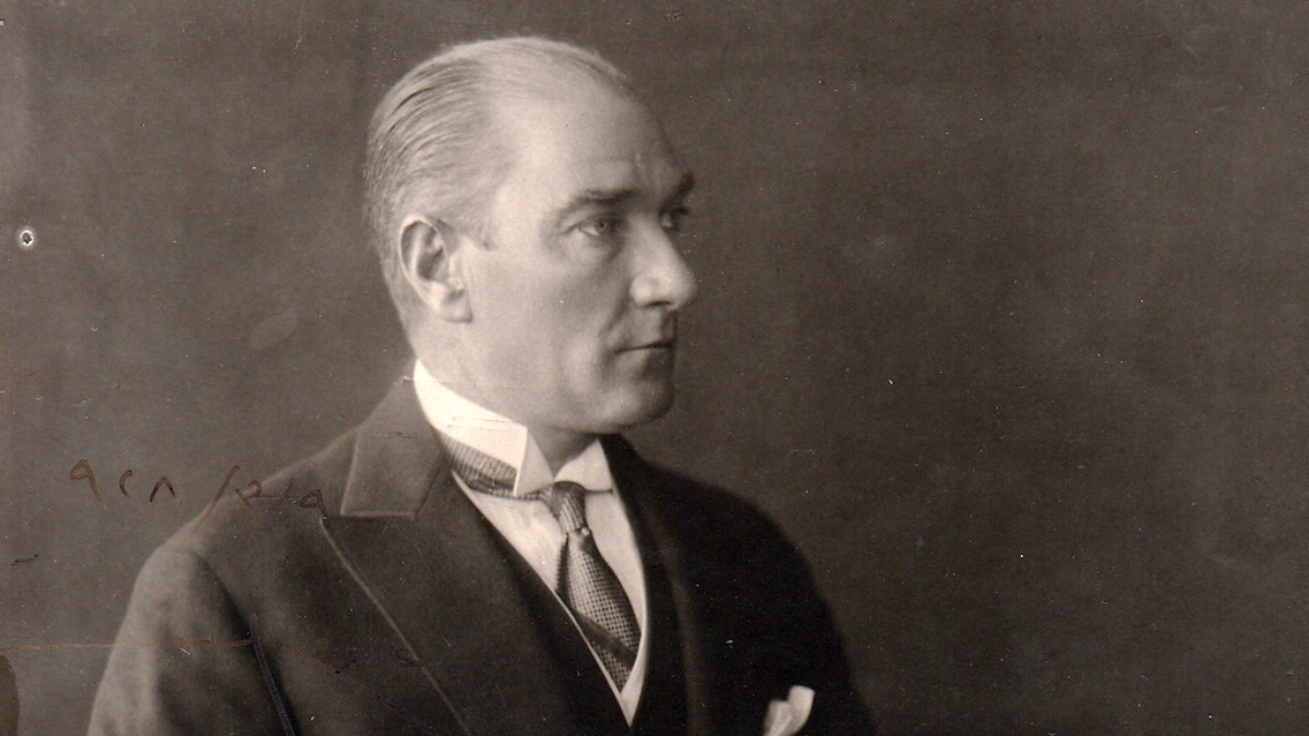 Atatürk’ün en bilindik fotoğraflarının çekildiği anların videosu ortaya çıktı