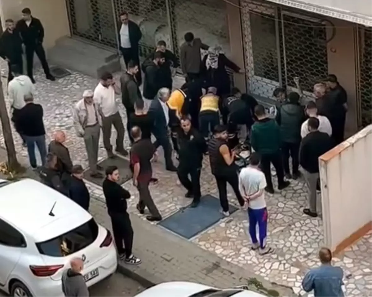 Avcılar’da Bıçaklı Kavga: İki Yaralı