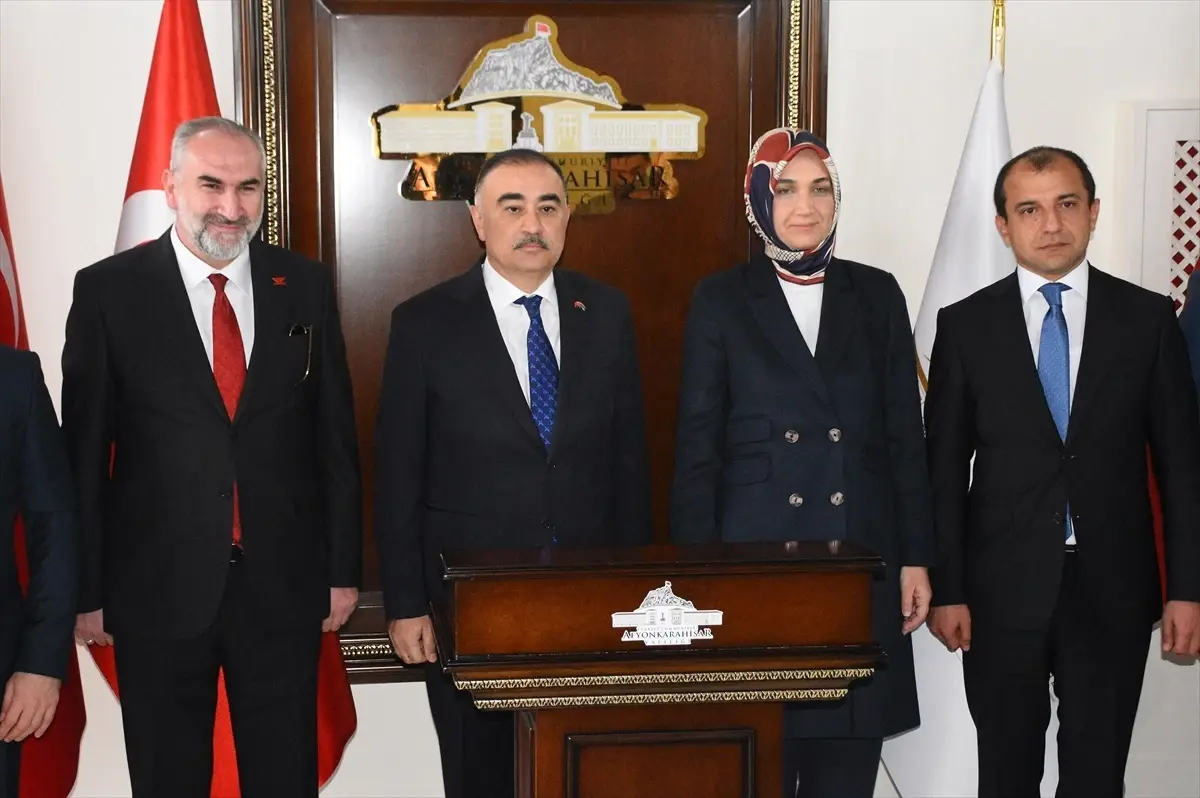 Azerbaycan’ın Ankara Büyükelçisi Reşad Memmedov, Afyonkarahisar’da ziyaretlerde bulundu