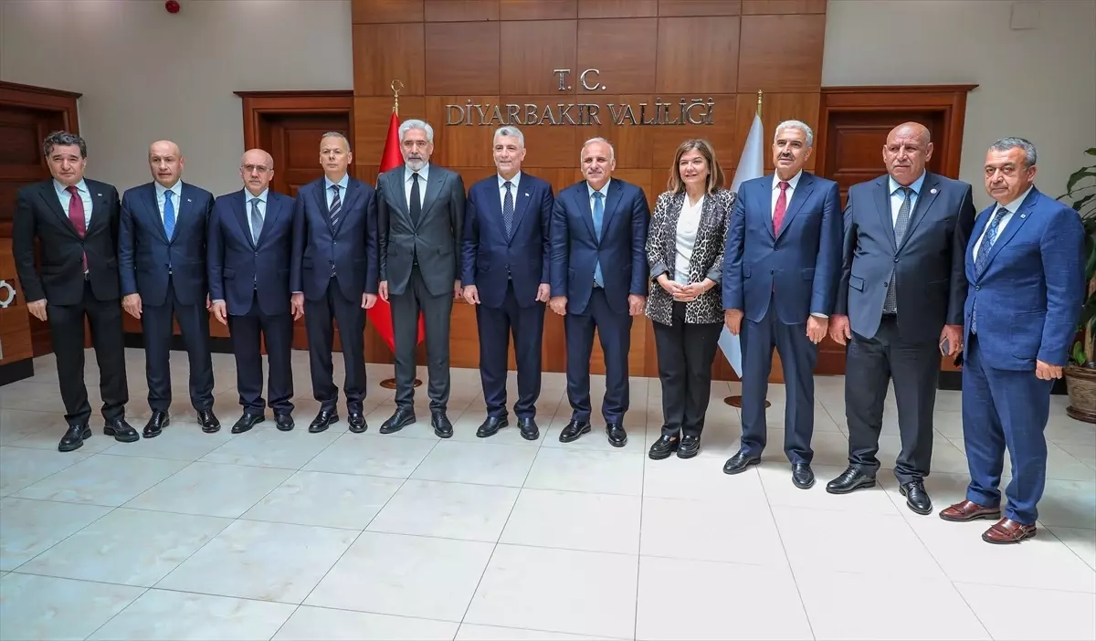 Bakan Bolat Diyarbakır’da Temaslarda Bulundu