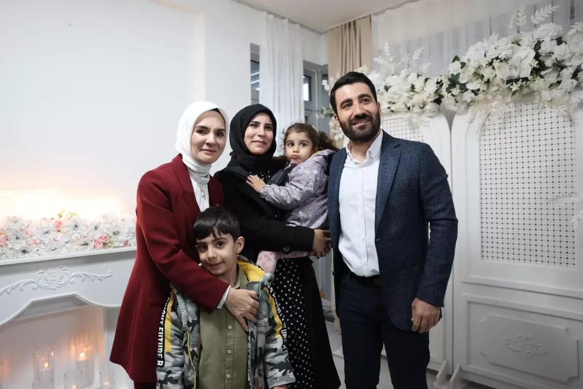 Bakan Göktaş, Gençlerin Nişan Merasimine Katıldı