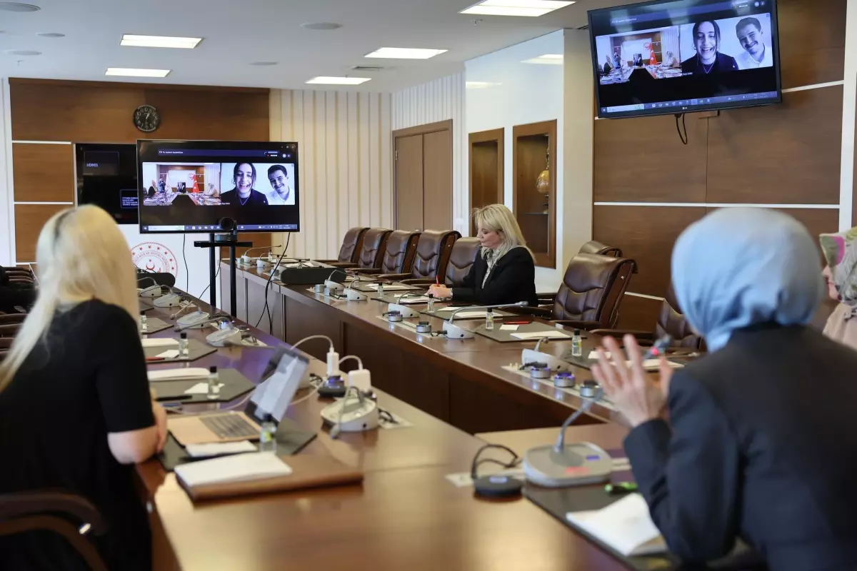 Bakan Göktaş, Öğrencilerle Görüştü