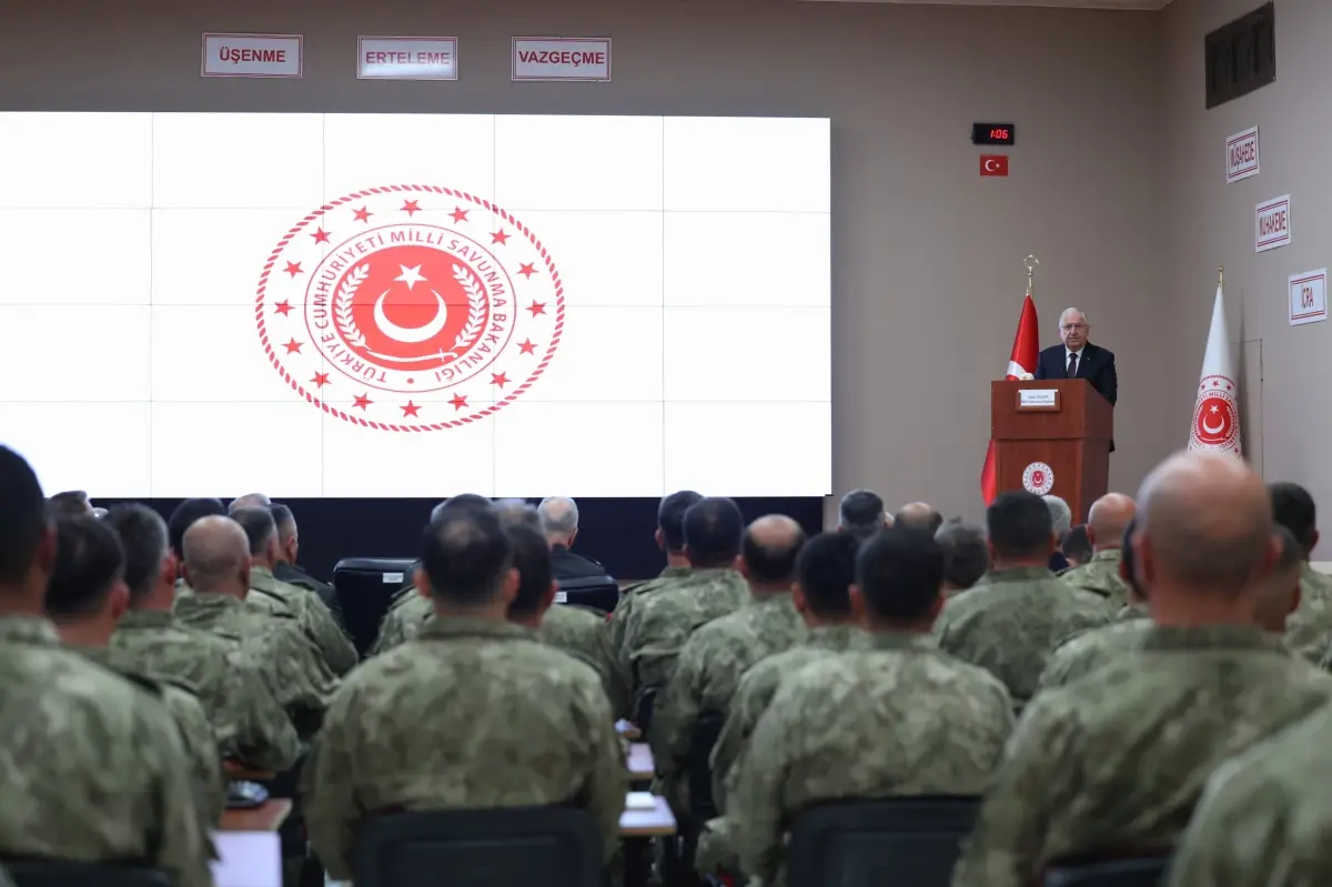 Bakan Güler, TEKNOFEST’e katılmak üzere KKTC’ye gitti (2)
