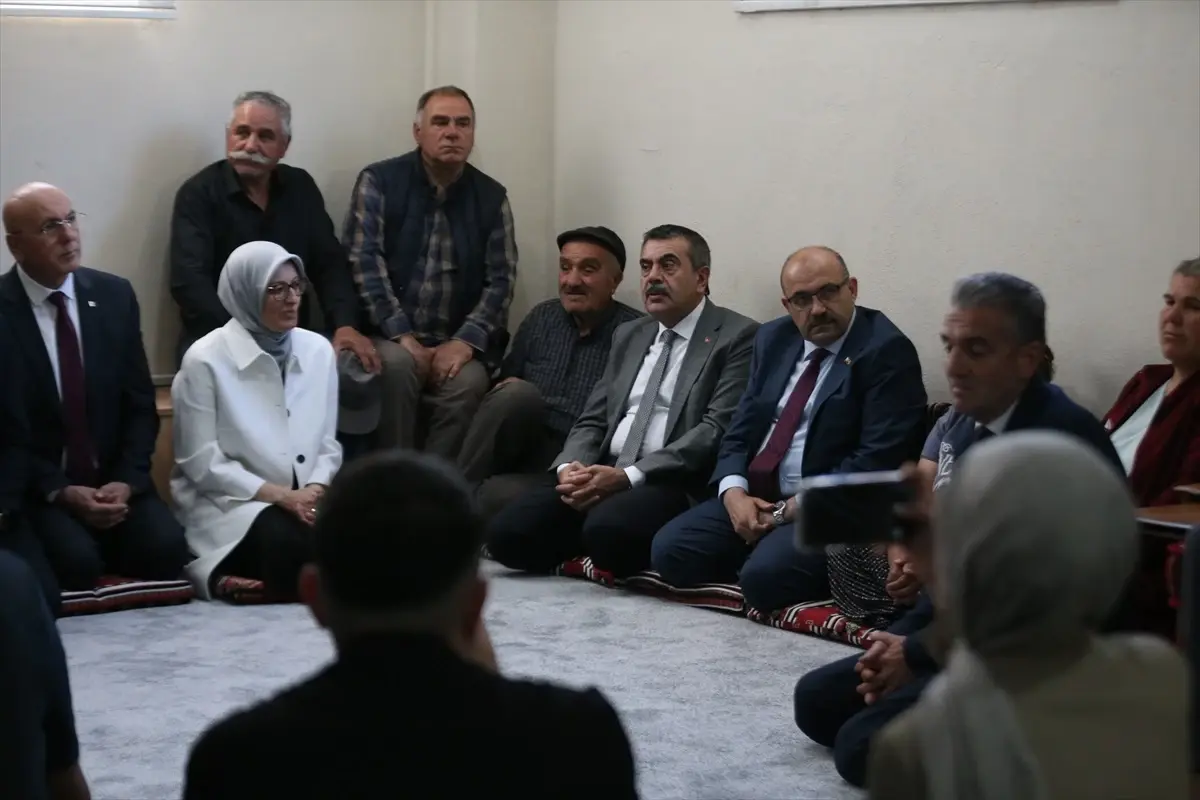 Bakan Tekin Balıkesir’de Cemevi ve MHP Ziyareti