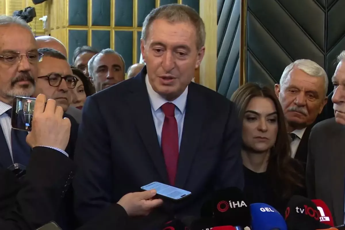 Bakırhan: Cezaevindeki yüz binlerle ilgili yasal adımlar olmadan da kimi şeyler yapılabilir