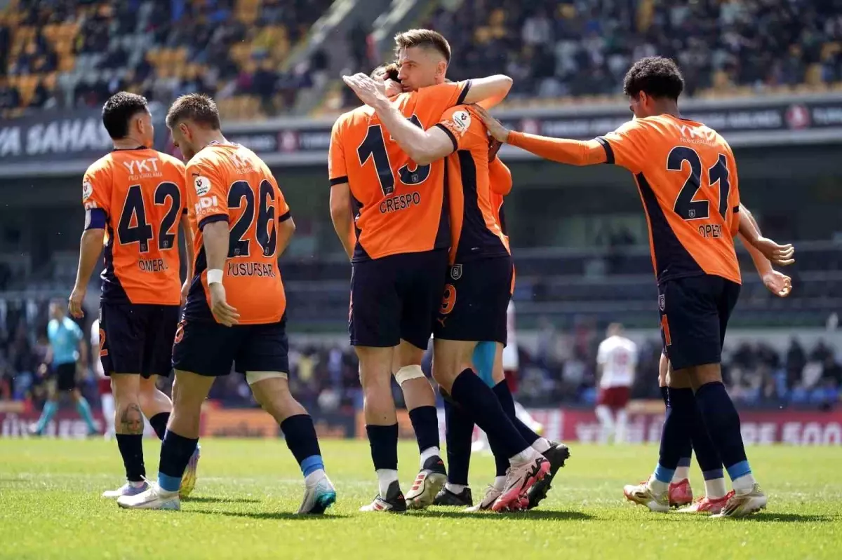 Başakşehir, Fenerbahçe’yi Yenerek Avrupa Hedefliyor