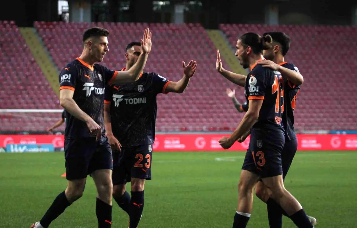 Başakşehir, Hatayspor’u 2-1 Geride Bıraktı