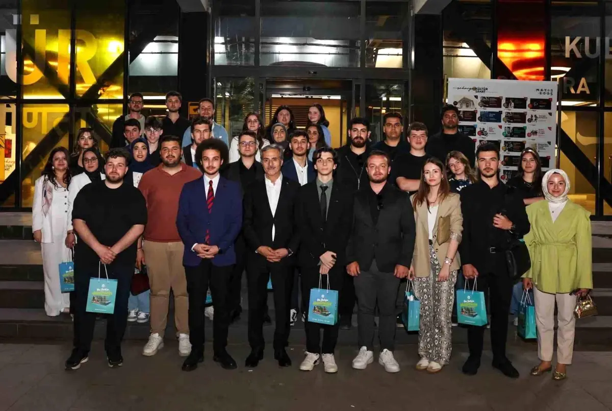 Başkan Alemdar, Gençlerle Bir Araya Gelerek Gelecek Hedeflerini Paylaştı
