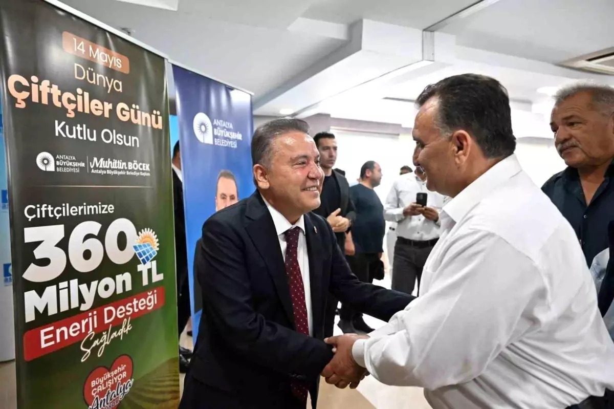 Başkan Böcek, Dünya Çiftçiler Günü’nde Çiftçilerle Buluştu
