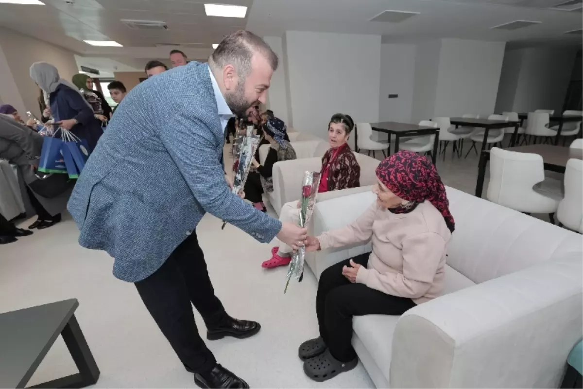 Başkan Candaroğlu’ndan Anneler Günü Ziyareti