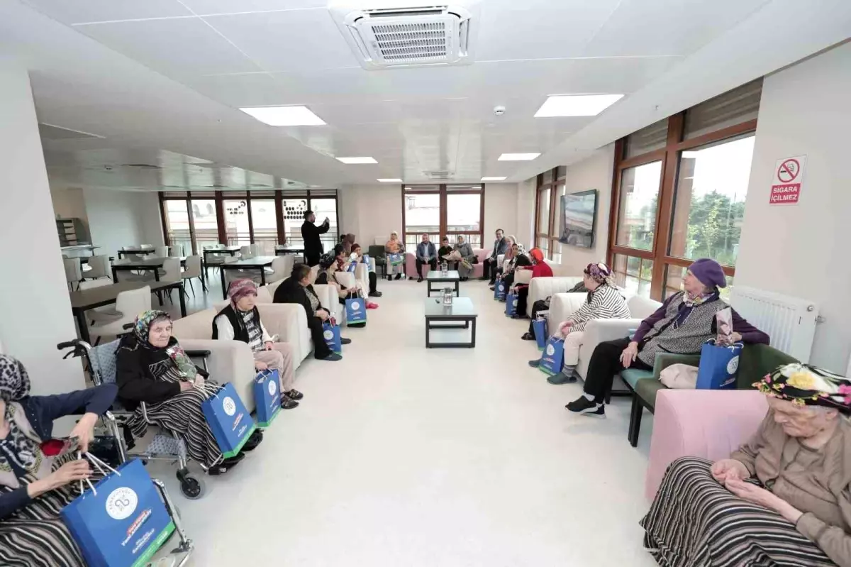 Başkan Candaroğlu’ndan Anneler Günü Ziyareti