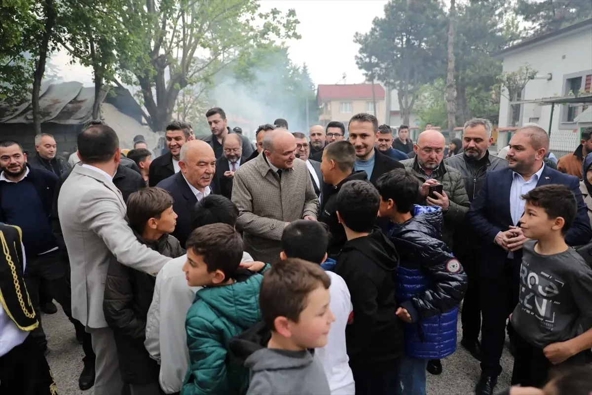 Başkan Özlü Karaca Mahallesi’nde Vatandaşlarla Buluştu