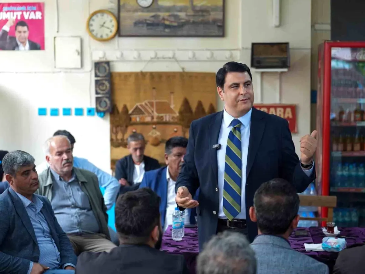 Başkan Yılmaz, Karşıyaka’da esnaf ve vatandaşlarla bir araya geldi
