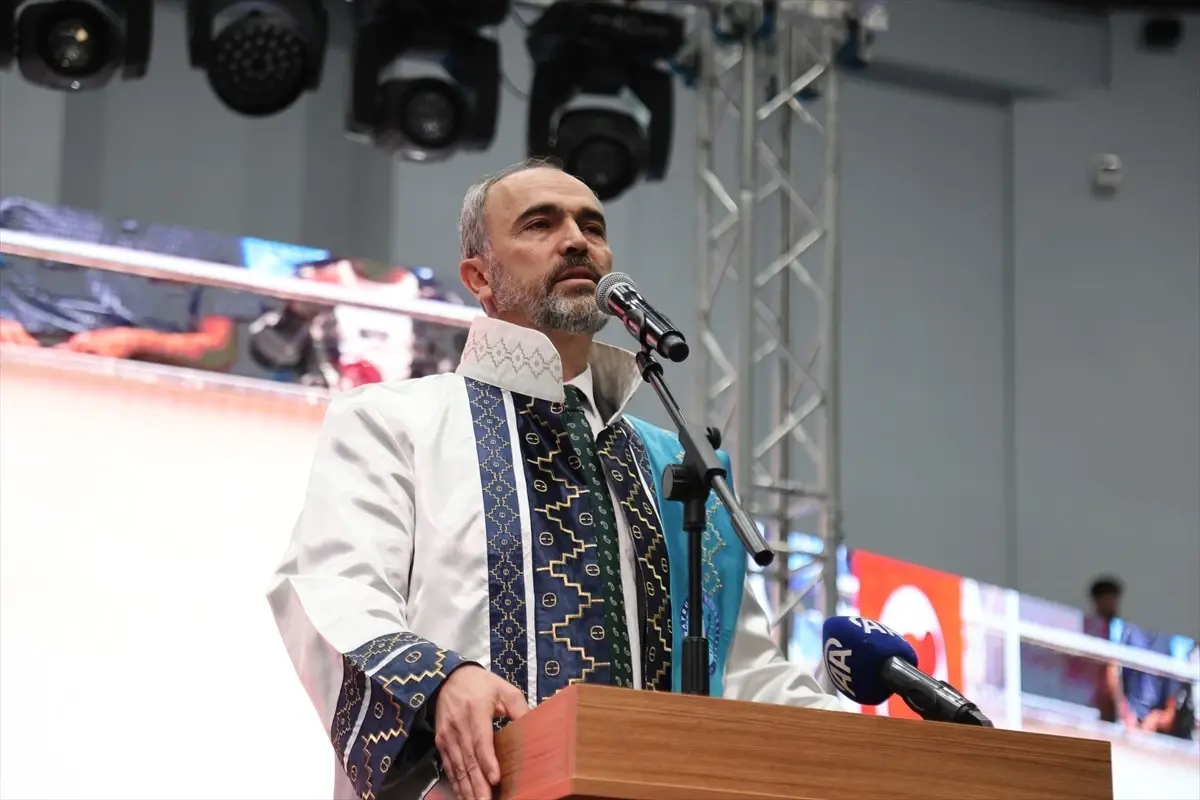 Bayburt Üniversitesi’nde Filistin’e Destek Mezuniyet Töreni