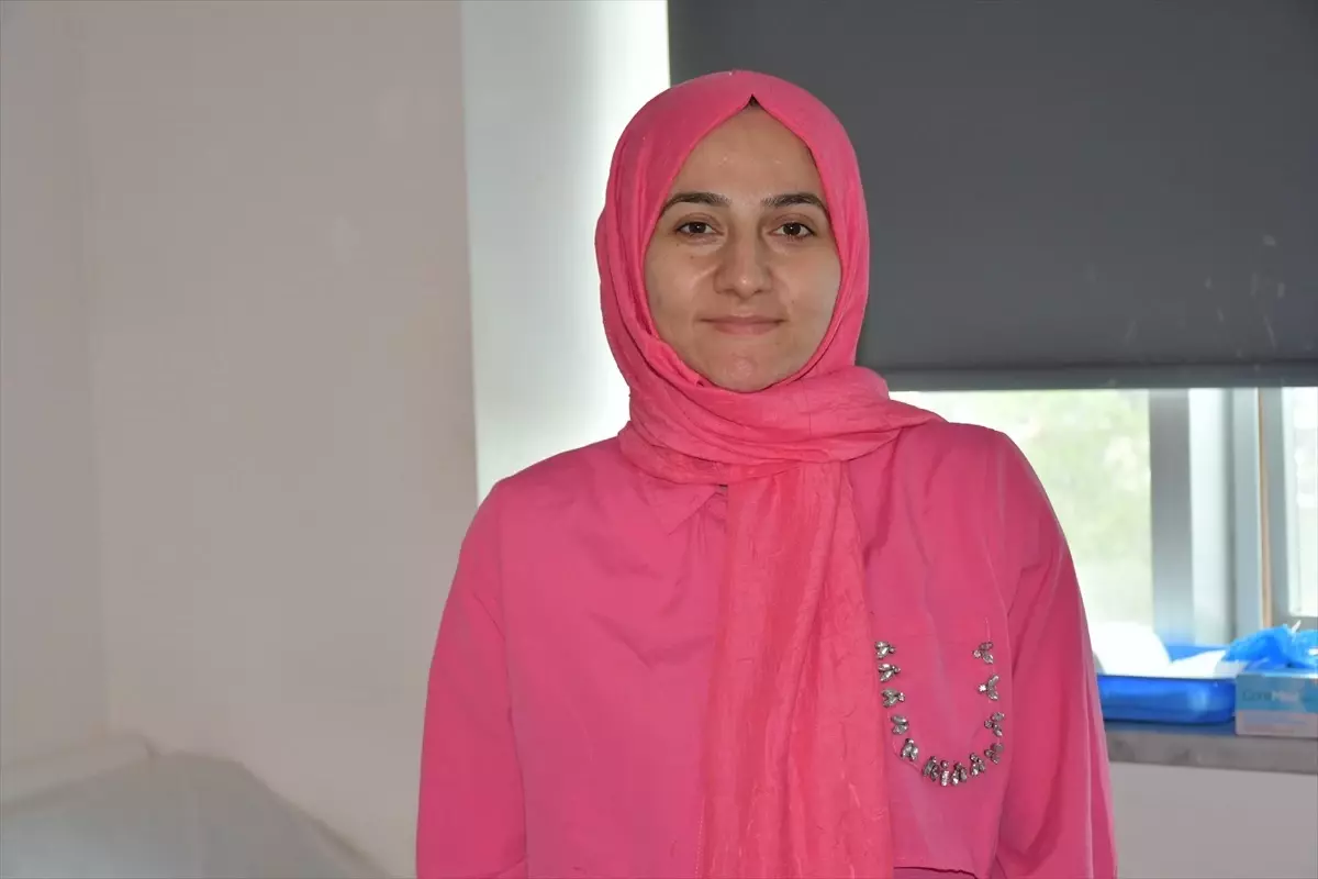 Bebek anne karnında operasyonla sağlık buldu