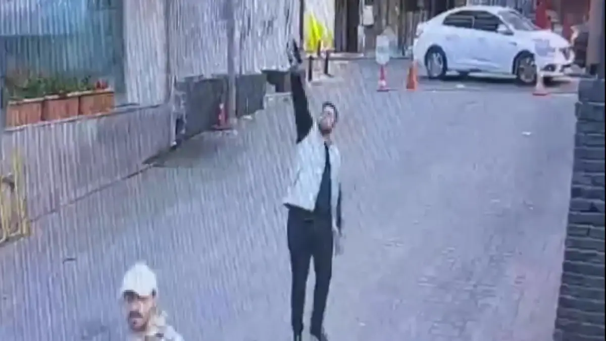 Beşiktaş’ta Silahlı Kavga: 1 Ağır Yaralı