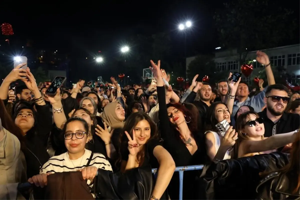 BEUN FEST’25: Erdem Kınay Konseri Coşkuyla Geçti