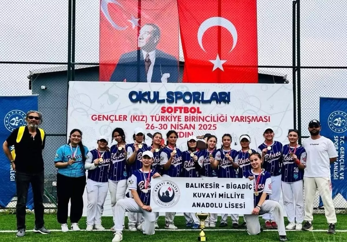 Bigadiç Lisesi Softbol Şampiyonu