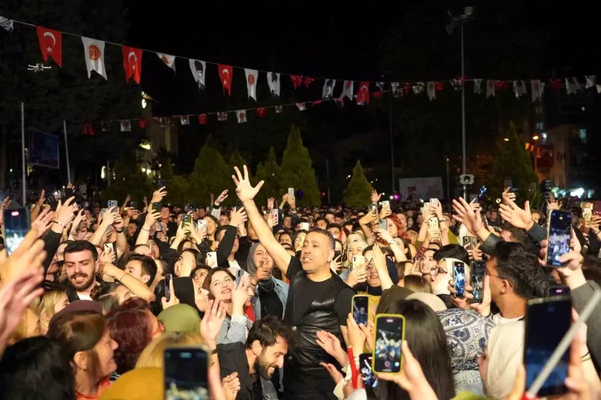 Bilecik’te 19 Mayıs Coşkusu: Haluk Levent Konseriyle Kutlandı