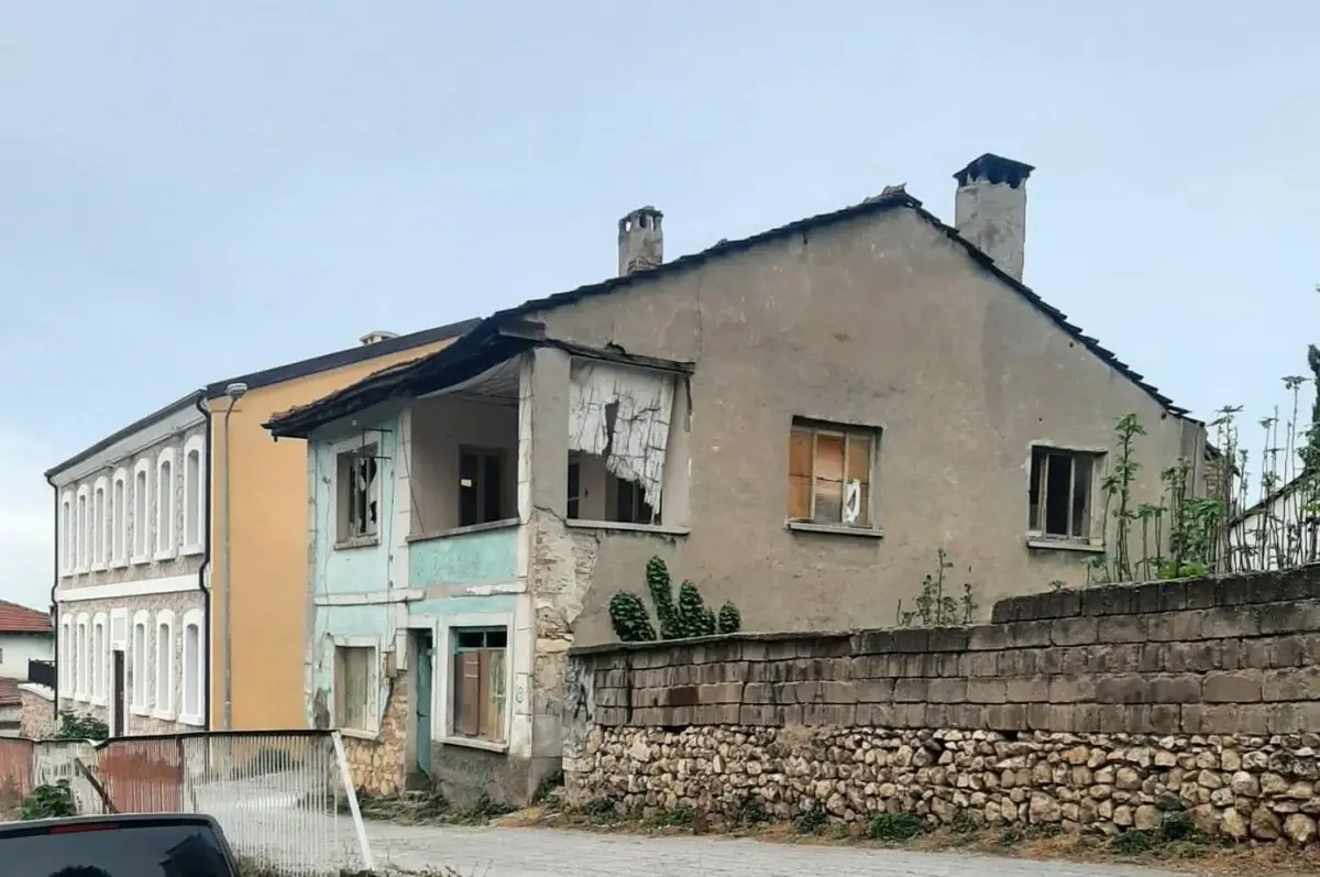 Bilecik’te Metruk Ev Arbede Yarattı