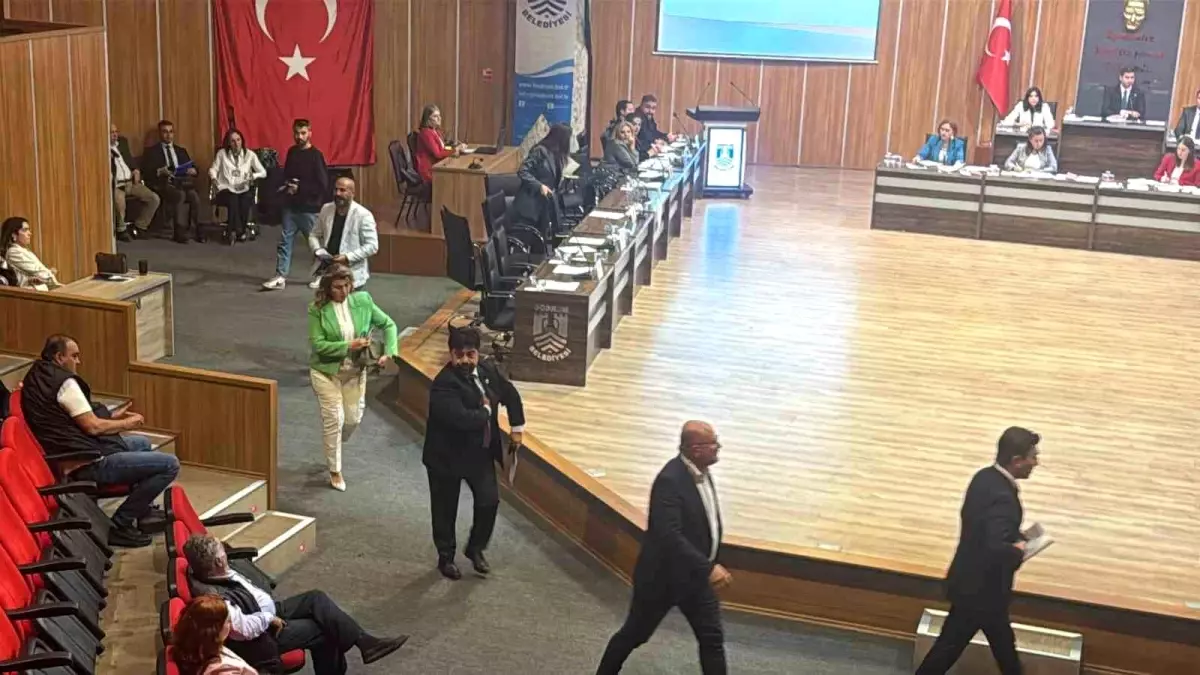 Bodrum Belediyesi Meclis Toplantısında Tartışma ve Protesto