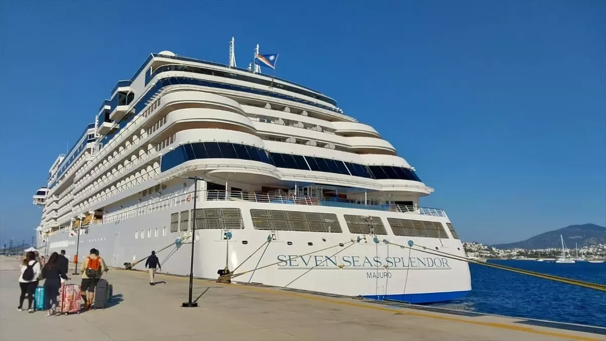 Bodrum’a 720 Yolcu Taşıyan Kruvaziyer Geldi