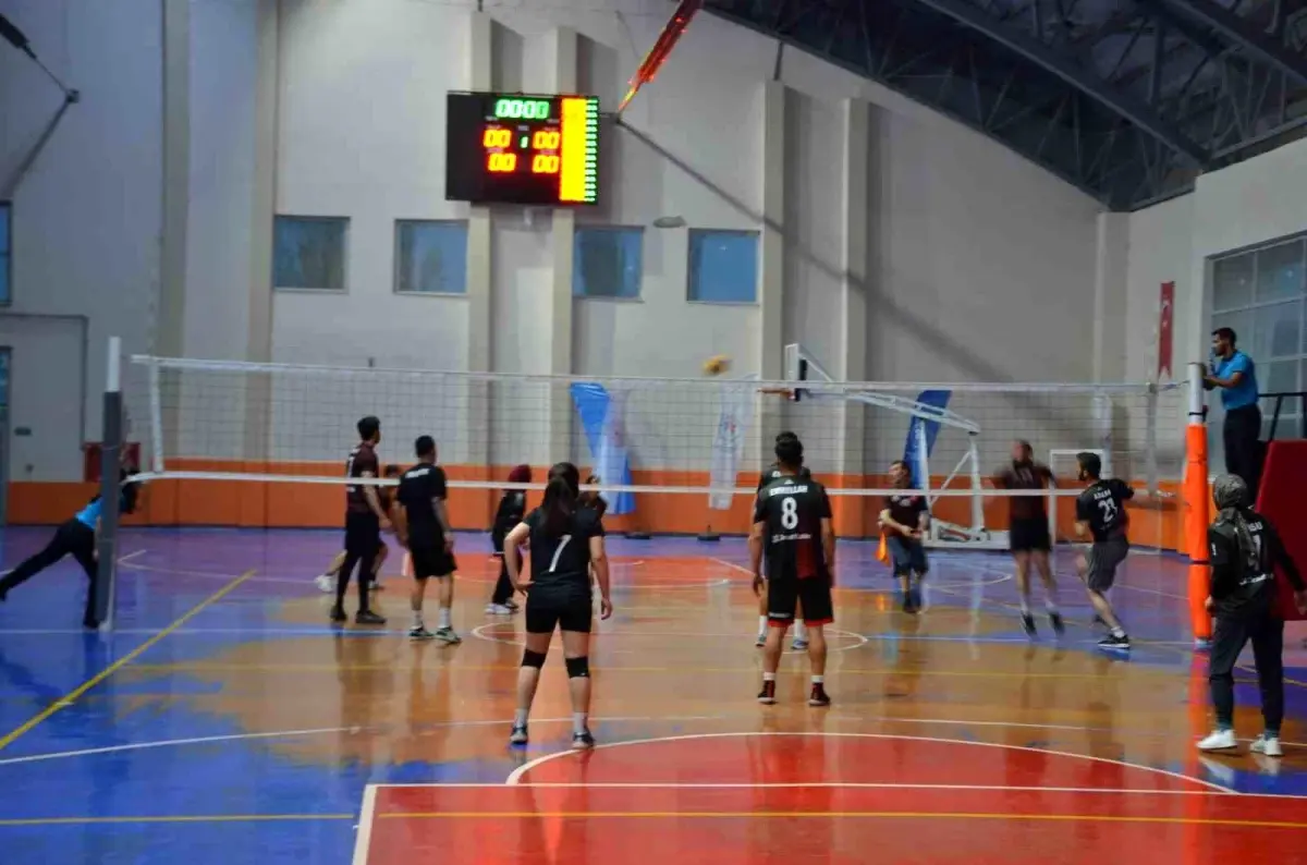 Bulanık Voleybol Turnuvası Sonuçlandı