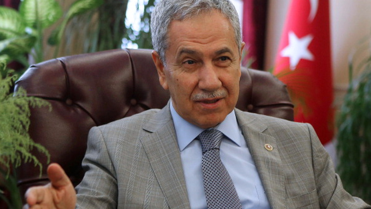 Bülent Arınç İmamoğlu’nun tutuklu yargılanmasına karşı çıktı