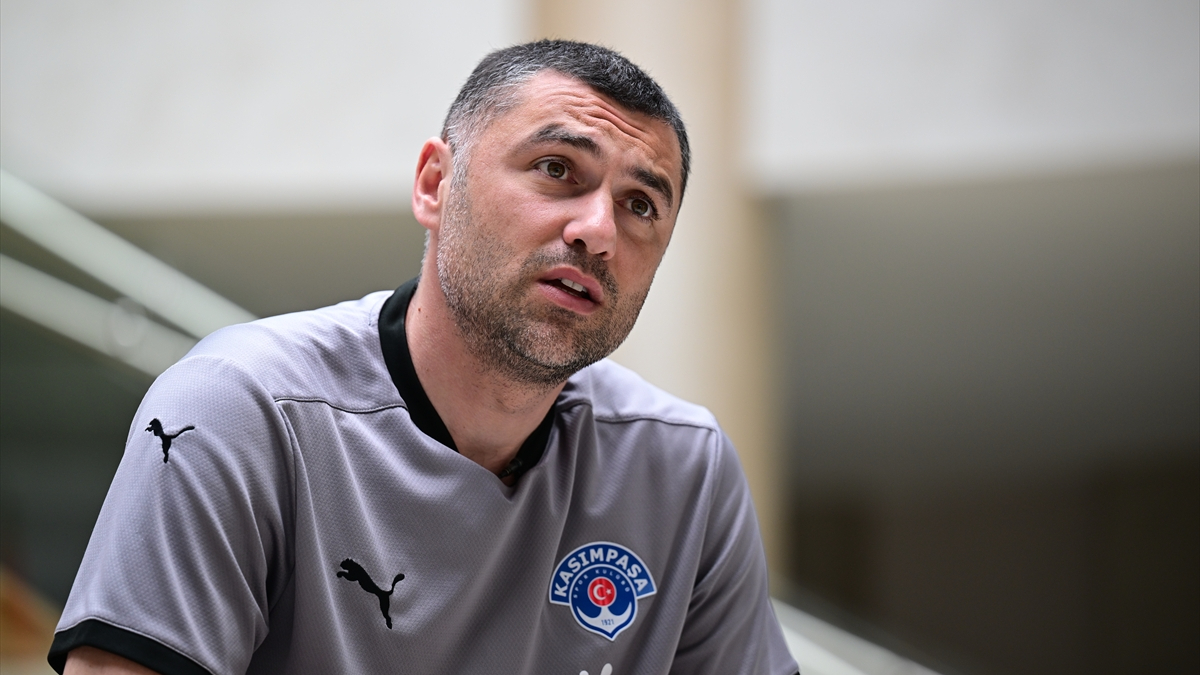 Burak Yılmaz, Türkiye’de futbola ‘ölüm ya da kalım’ olarak bakılmasını istemiyor