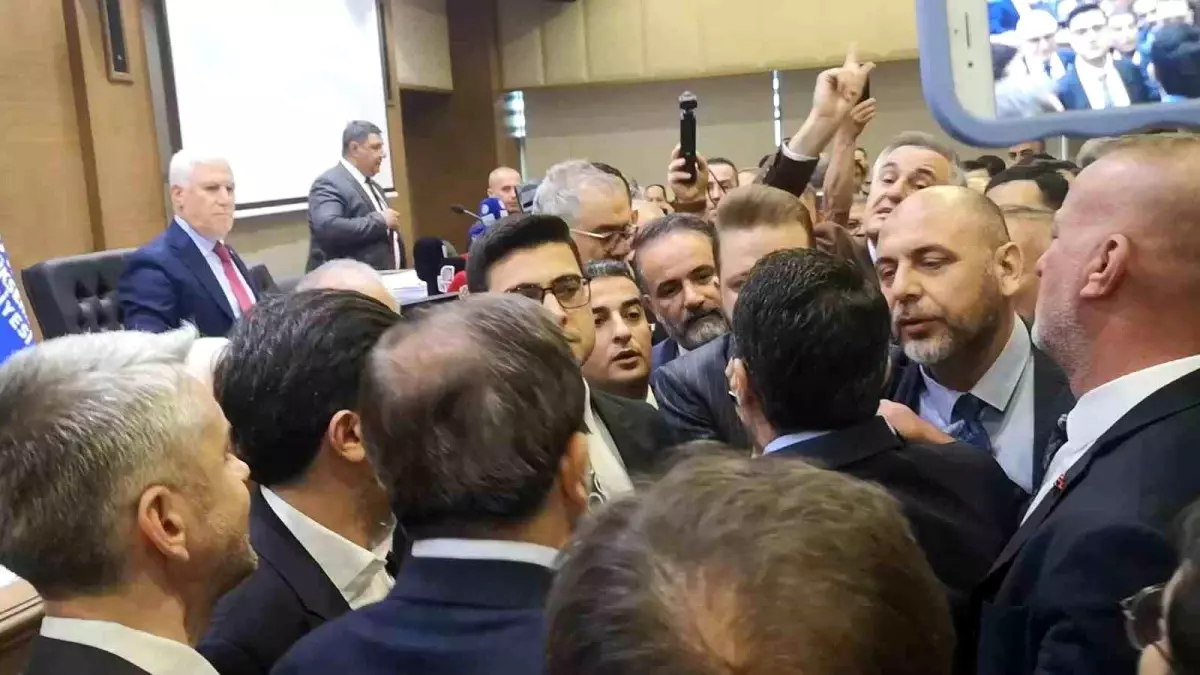 Bursa Meclis Toplantısında Gergin Anlar