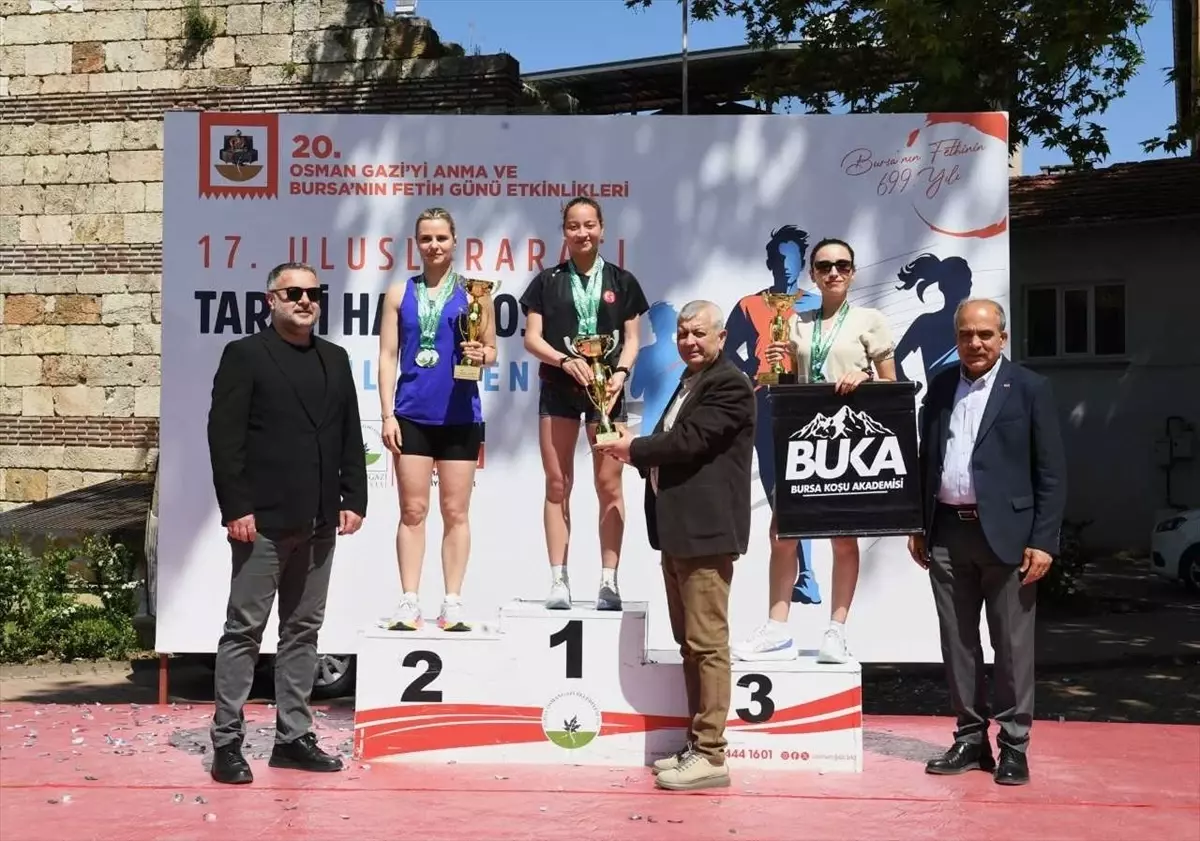 Bursa’da 17. Uluslararası Tarihi Kent Koşusu Yapıldı