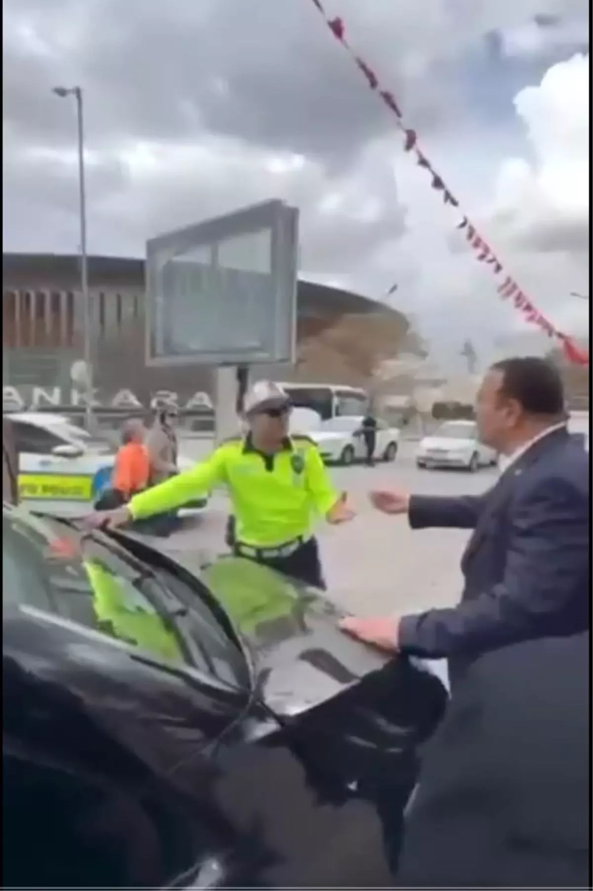 CHP Milletvekili Beker’in Şoförü Gözaltına Alındı