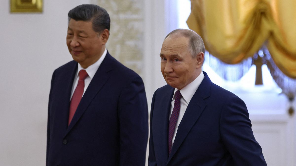 Çin Devlet Başkanı Şi, Kremlin’de Vladimir Putin’le görüştü