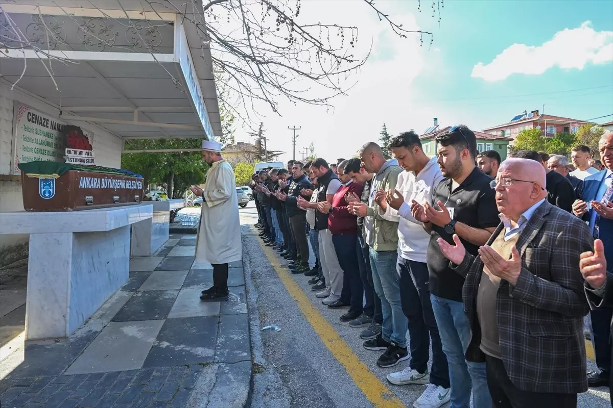 Çubuk’ta Kadın Cinayeti: Cenaze Toprağa Verildi