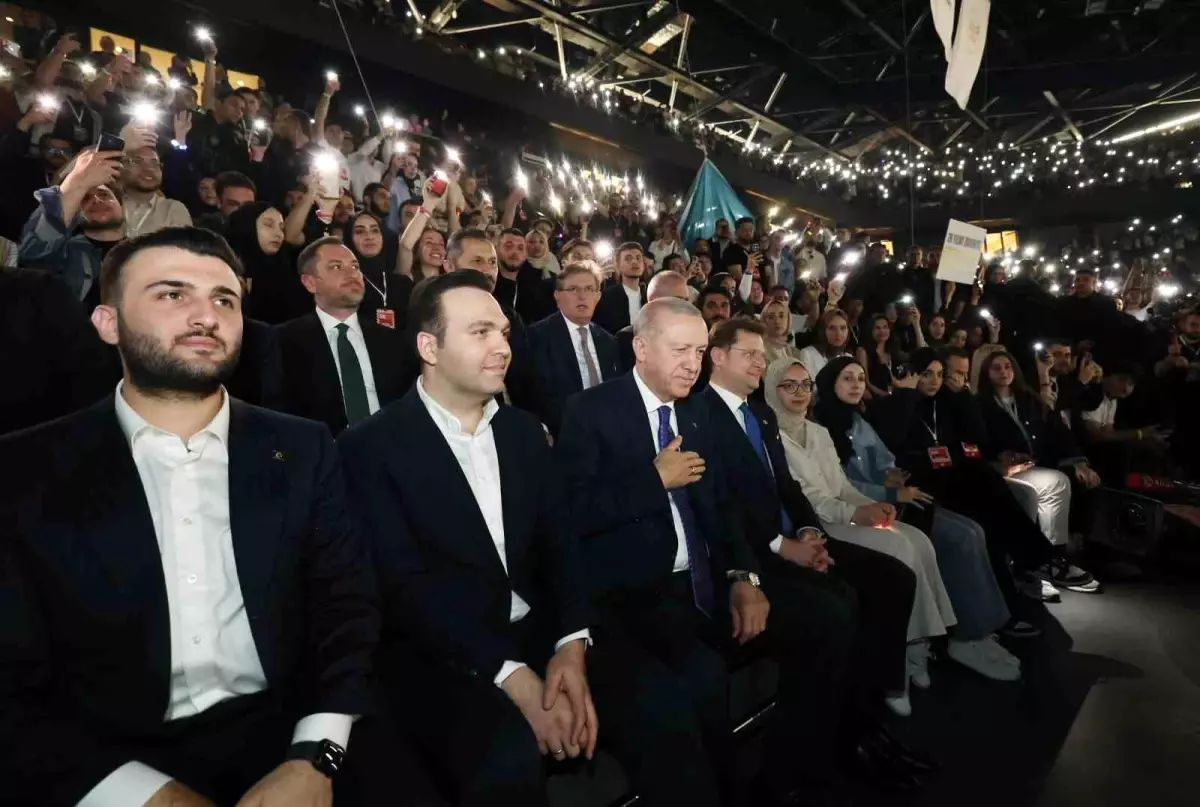 Cumhurbaşkanı Erdoğan: “Barış diplomasisinin önceliğini dünyada bugün Türkiye üstleniyor”