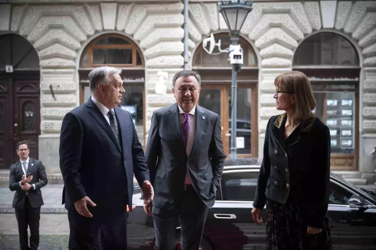 Cumhurbaşkanı Erdoğan, Macaristan’da Başbakan Orban ile kültürel programa katıldı
