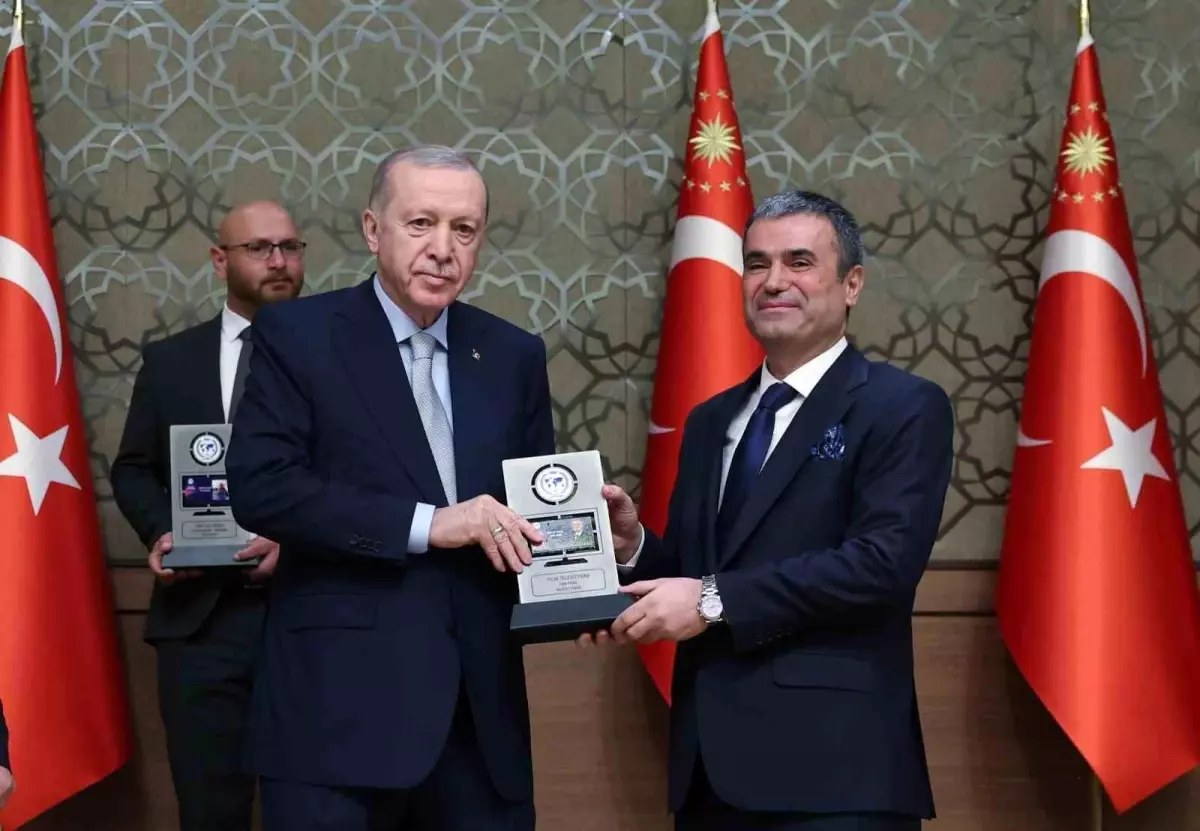 Cumhurbaşkanı Erdoğan: “Milleti provoke eden, halkı galeyana getiren, insanımıza hakaret eden gazeteci olmaz”