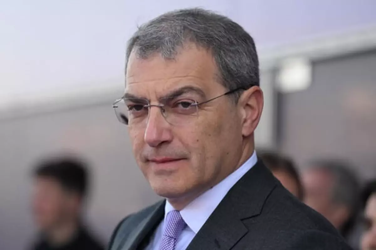 Damien Comolli’den açıklama: Opsiyonunu kullanmayacağız, Fenerbahçe’ye dönecek”