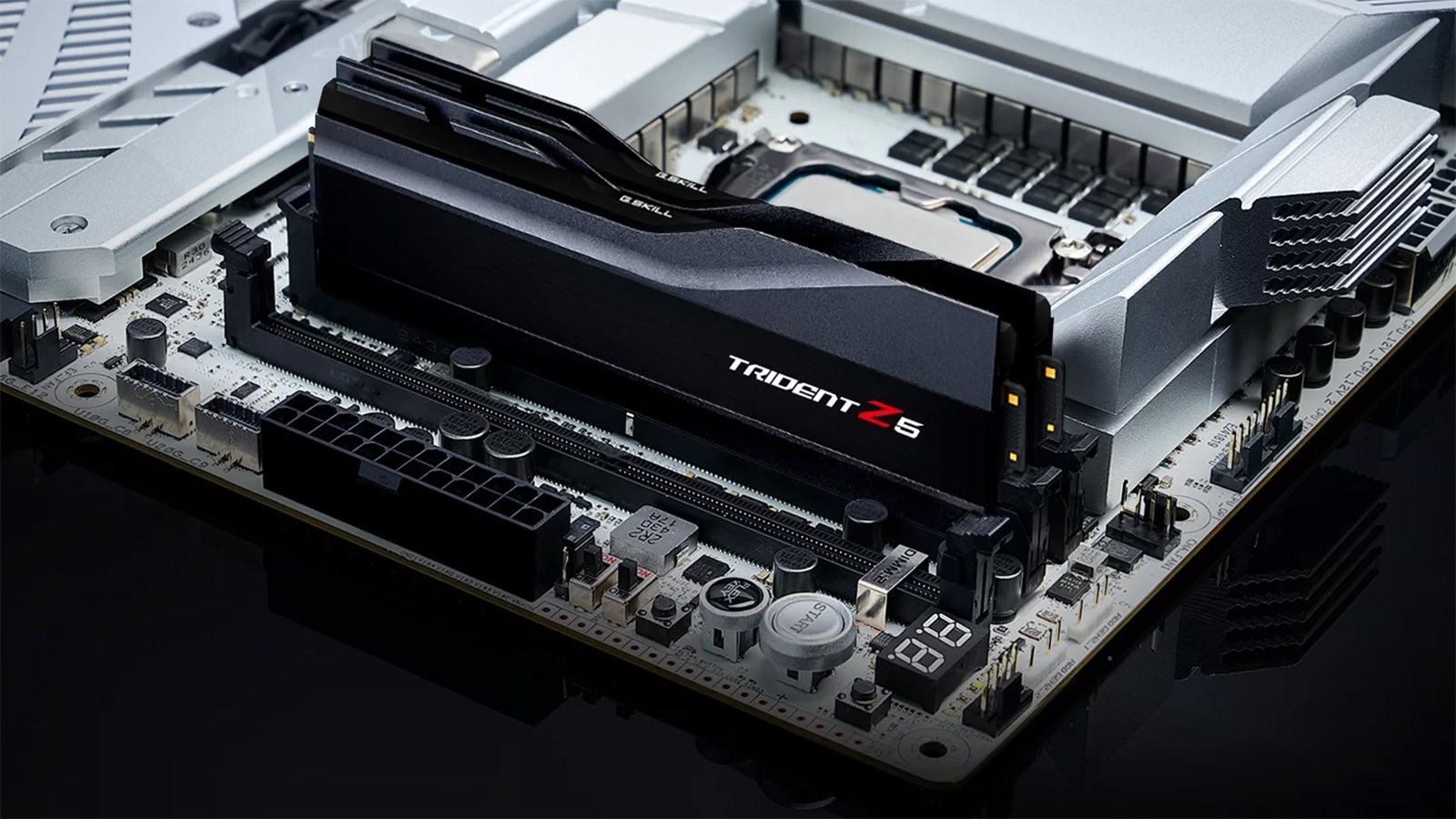 DDR5 hız rekoru bir kez daha kırıldı: 12.774 MT/s seviyesine ulaşıldı