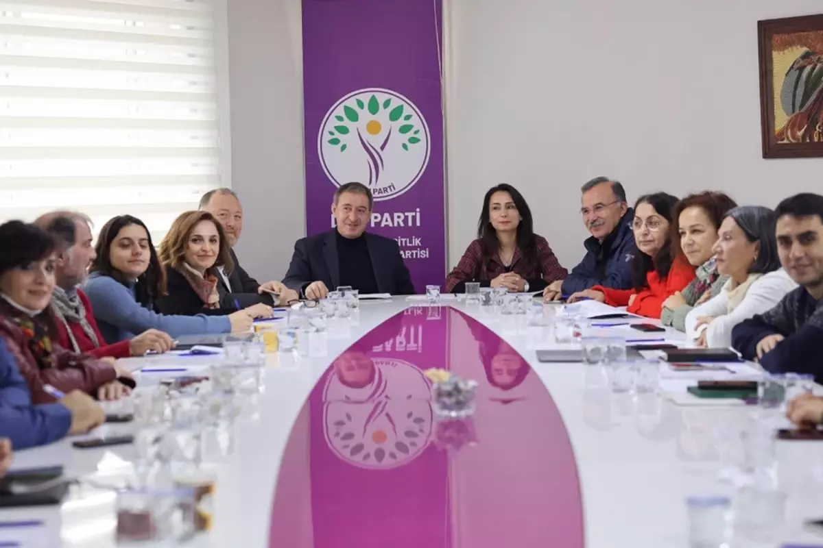 DEM Parti MYK’sı süreci ele aldı: İmralı’yı ziyaret edenlere yasal güvence talep edilecek