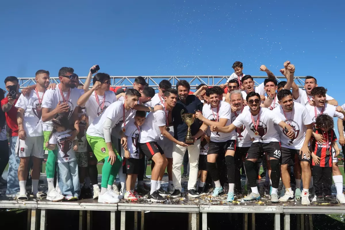 Denizli İdmanyurdu 3. Lig’e yükseldi