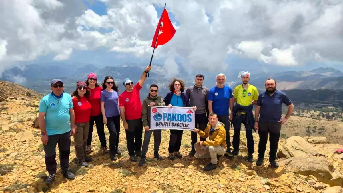 Denizli’de Dağcılar Bayramı Zirvede Kutladı