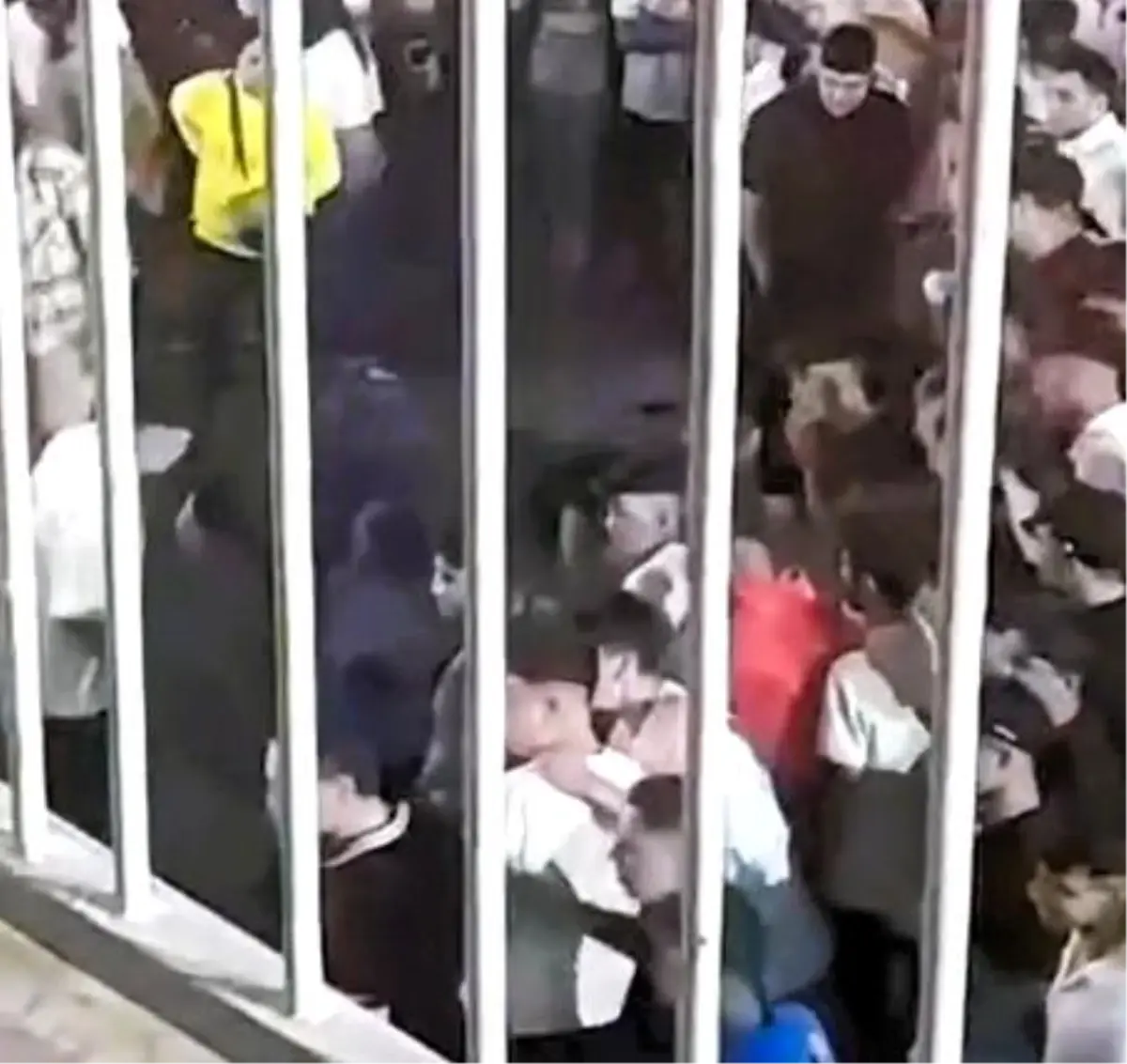 Denizli’deki Ceza Konserinde Kavga: Bir Genç Yaralandı
