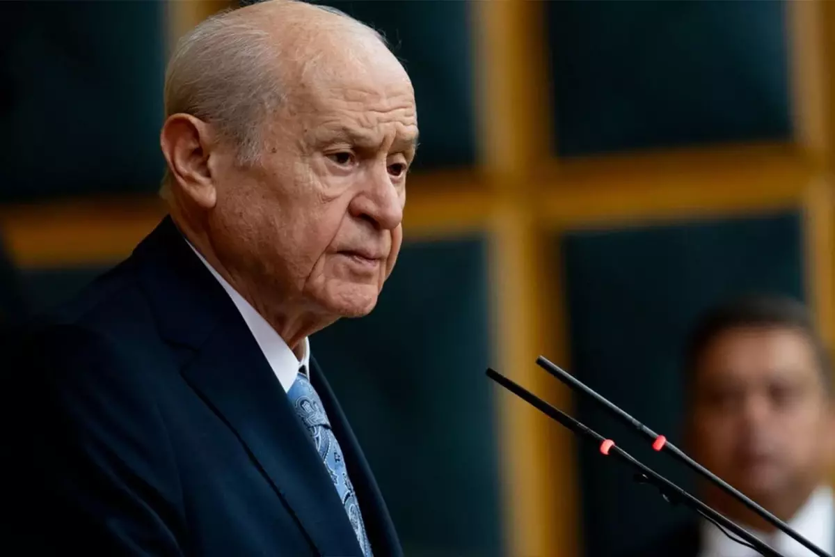 Devlet Bahçeli’den canlı yayınına dikkat çeken mesaj: Barış tek kanatlı bir kuş değildir