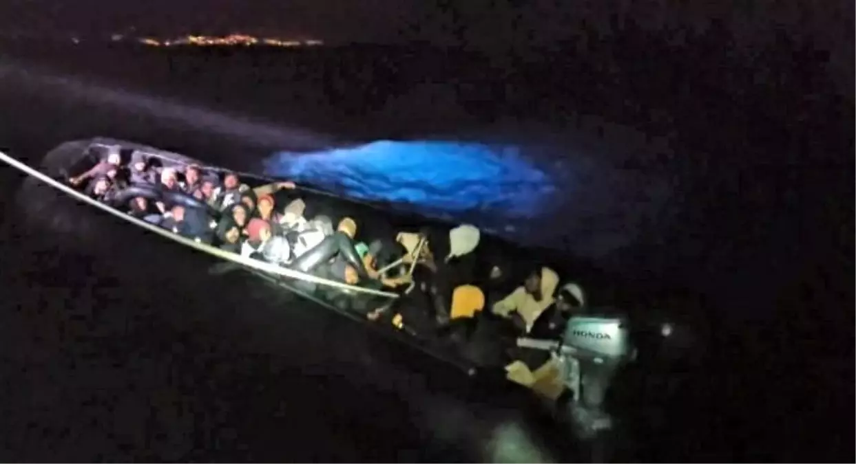 Didim Açıklarında 40 Düzensiz Göçmen Kurtarıldı