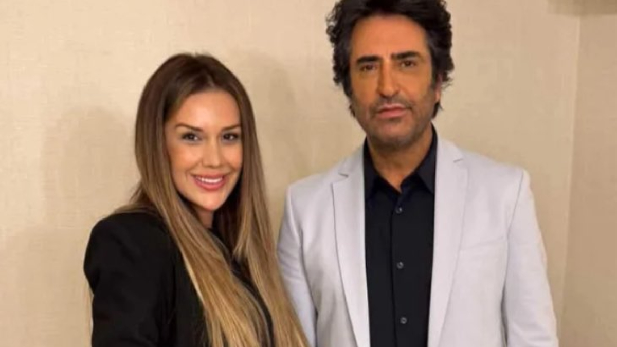 Dilan Polat, Mahsun Kırmızıgül’ü kulisinde ziyaret etti